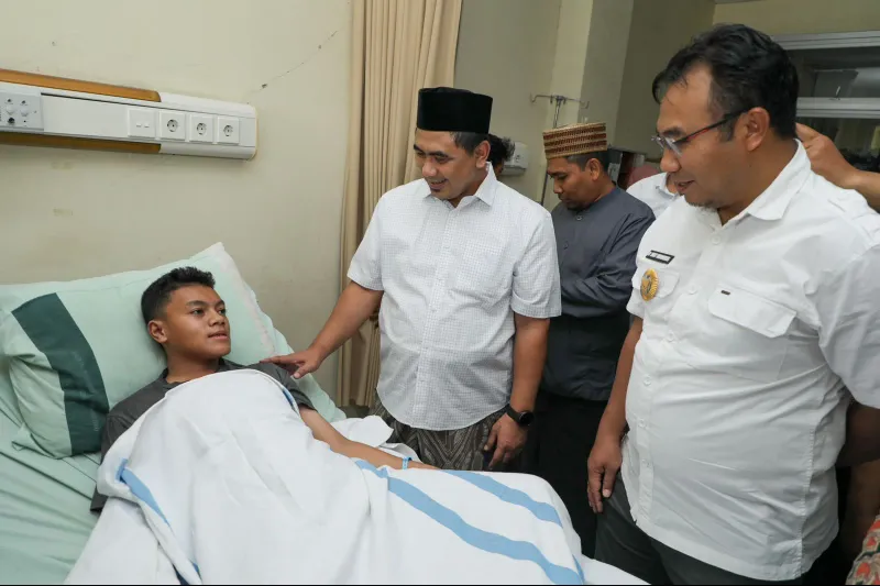 Upaya Taj Yasin Pulihkan Senyum Siswa Korban Sekolah Roboh di Sragen