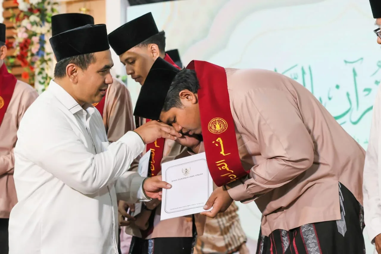 Pemprov Jateng Beri Tali Asih untuk Penghafal Al-Qur’an, Capai 2.000 Santri per Tahun