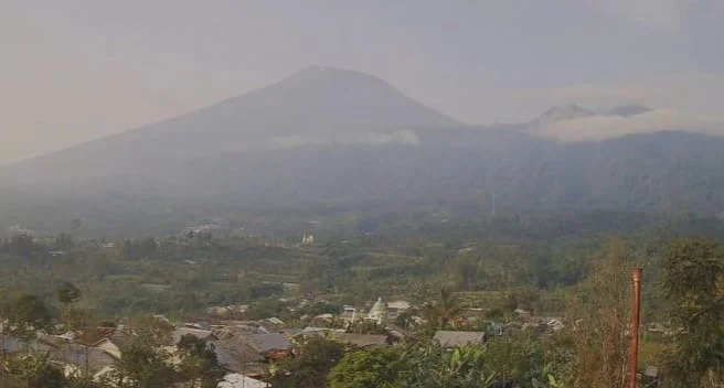 Update Gunung Slamet Terkini, 9 Kali Gempa Low Frequency