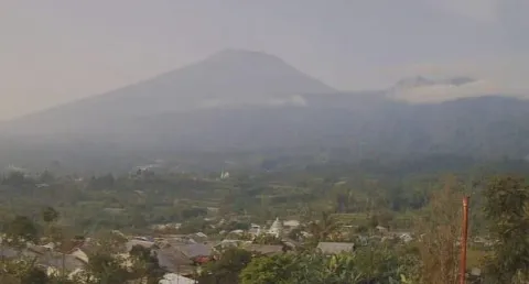 Update Gunung Slamet Terkini, 9 Kali Gempa Low Frequency