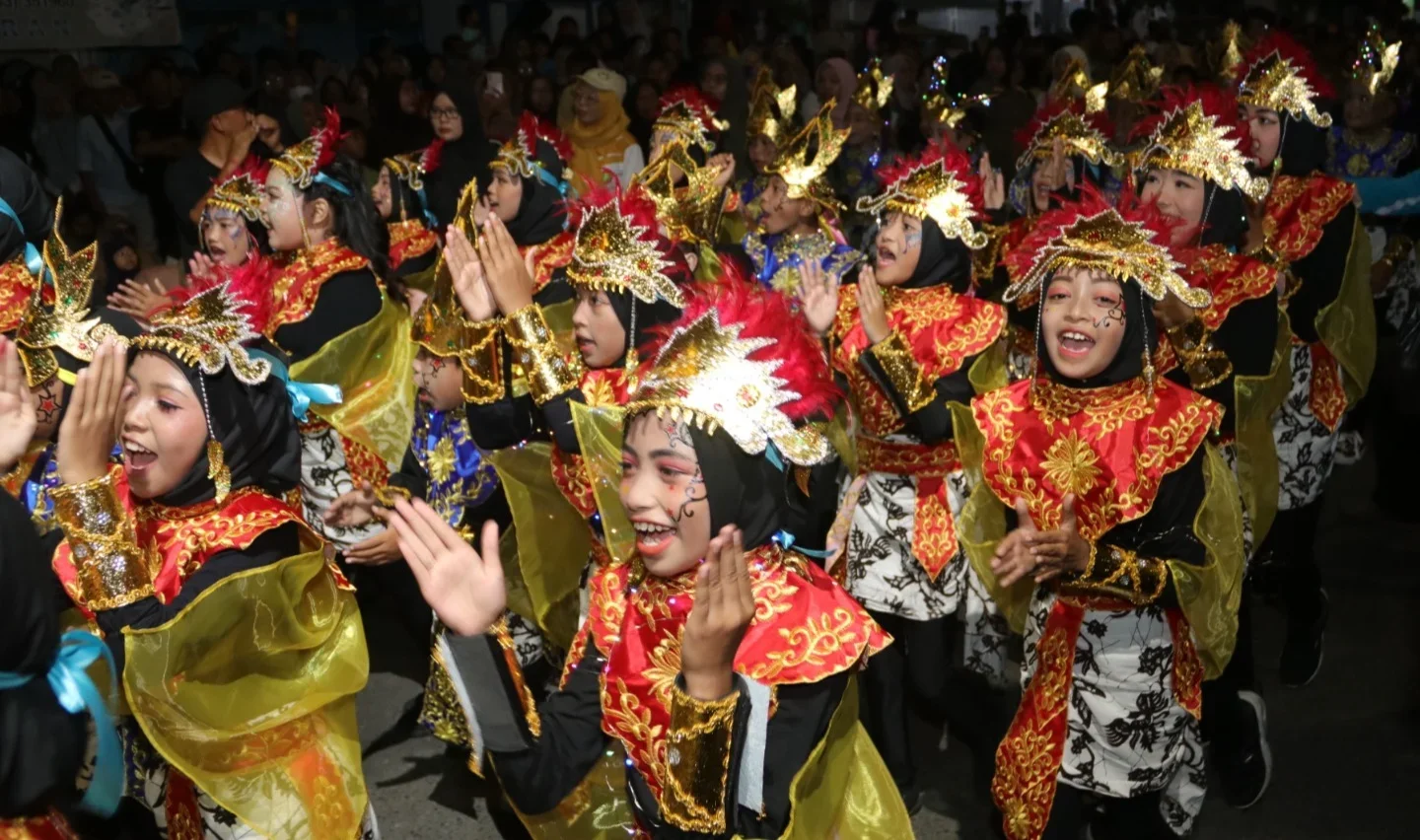 Penampilan peserta Tegal Edunight Carnival