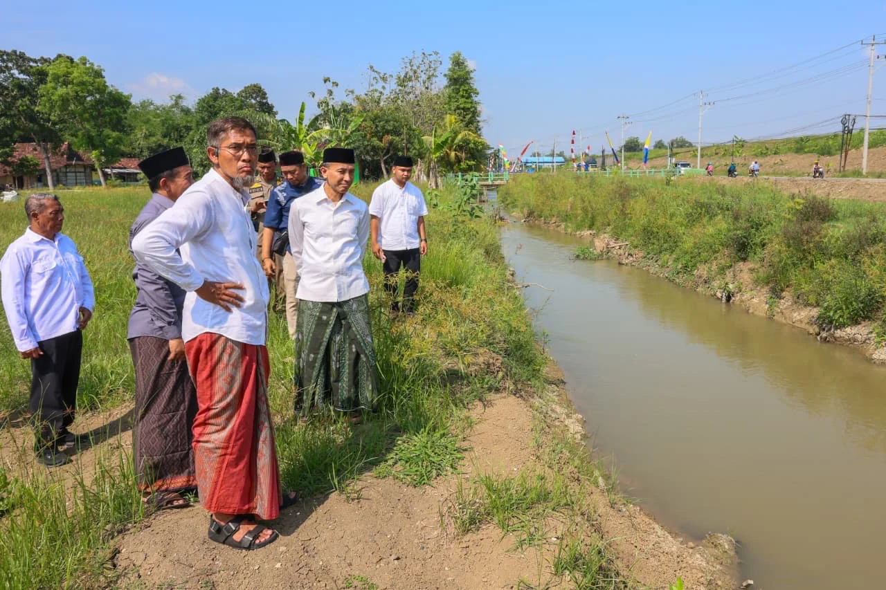 Sawah 1,5 Hektare Mangkrak Akibat Lumpur Banjir, Sekda Jateng Respons Cepat Aduan Petani Grobogan
