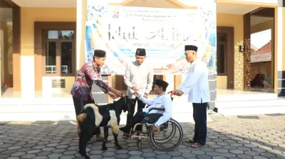 Peringati Idul Adha 1447 H, Polres Tegal Salurkan 6 Sapi dan 27 Kambing ke Warga dan Pesantren