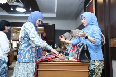 Bidik Pasar Baru, Dekranasda Jateng Boyong 12 Peserta di Pameran Dekranas Expo di Makassar