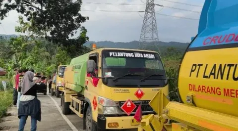 Perdana, Tiga Tangki Minyak Mentah dari Kendal Dikirim ke Pertamina Cepu