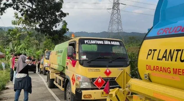 Perdana, Tiga Tangki Minyak Mentah dari Kendal Dikirim ke Pertamina Cepu
