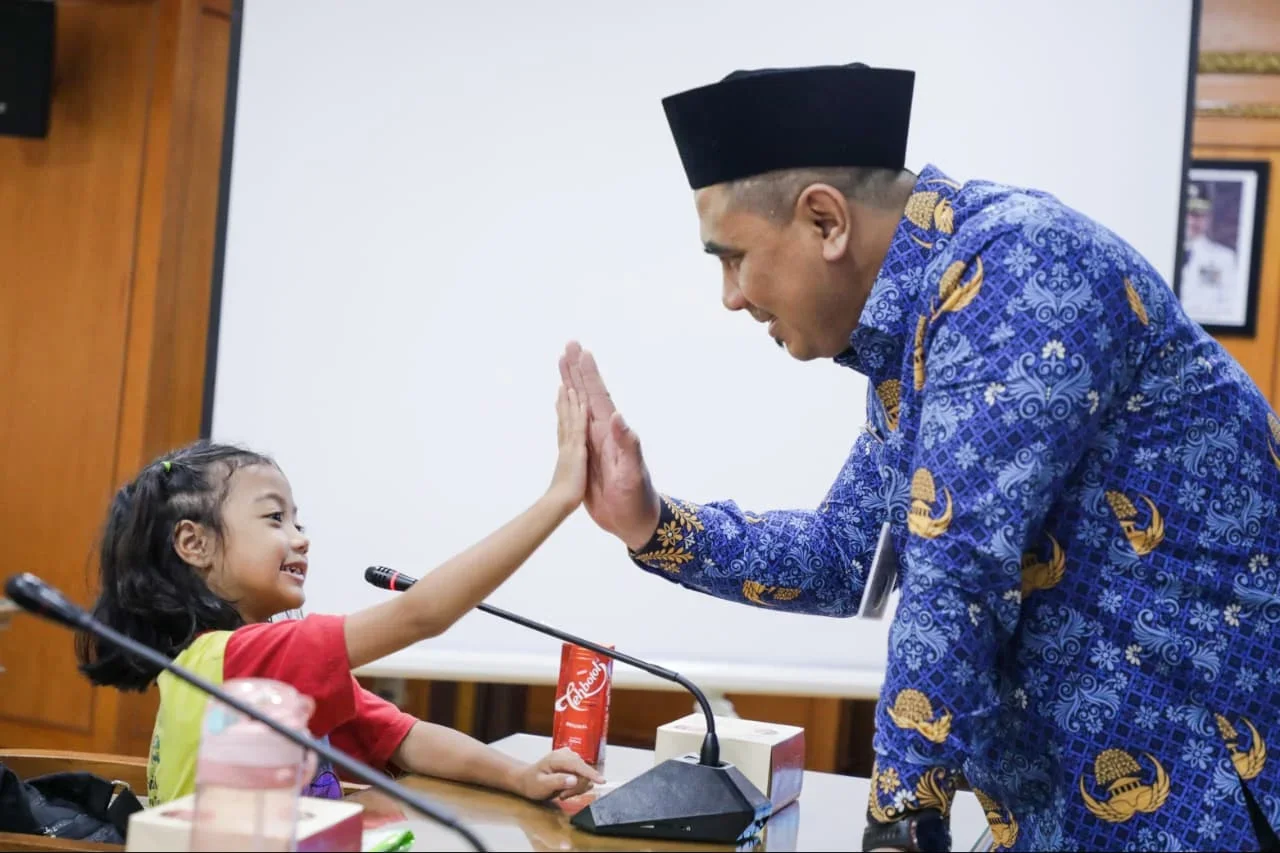Kunjungi Gubernuran, Anak-anak TK Belajar Pekerjaan Bidang Pemerintahan Langsung dari Wagub Taj Yasin