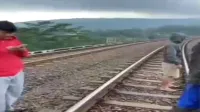 Tiga Remaja Tertemper Kereta di Jembatan Sakalibel Bumiayu, 1 Tewas