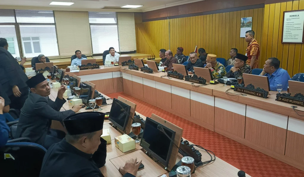 Audiensi pegiat Pemekaran Brebes Selatan bersama Komisi A DPRD dan Sekda Jateng, Kamis 30 April 2026. Hasil audiensi, sidang paripurna DPRD Jateng terkait pemekaran Brebes selatan akan dilaksanakan tahun 2026 ini. 