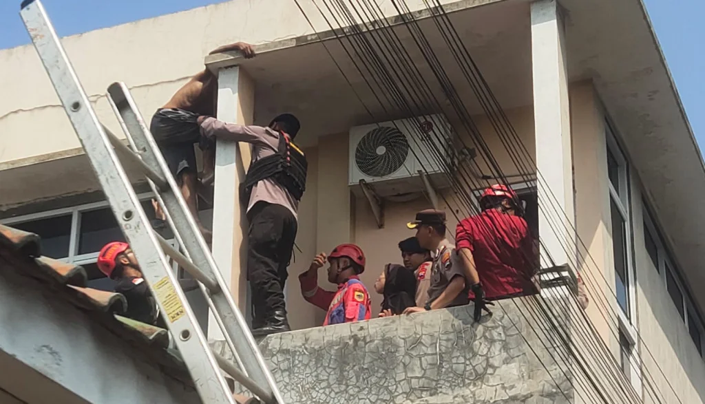 Polisi Gagalkan Percobaan Bunuh Diri di Purwokerto Selatan Banyumas, Pria 60 Tahun Dievakuasi Setelah 2 Jam Negosiasi