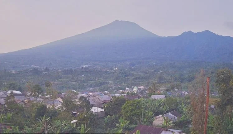 Update Gunung Slamet  Hari ini 17 Mei 2026, Gempa Low Frequency Terus Menurun