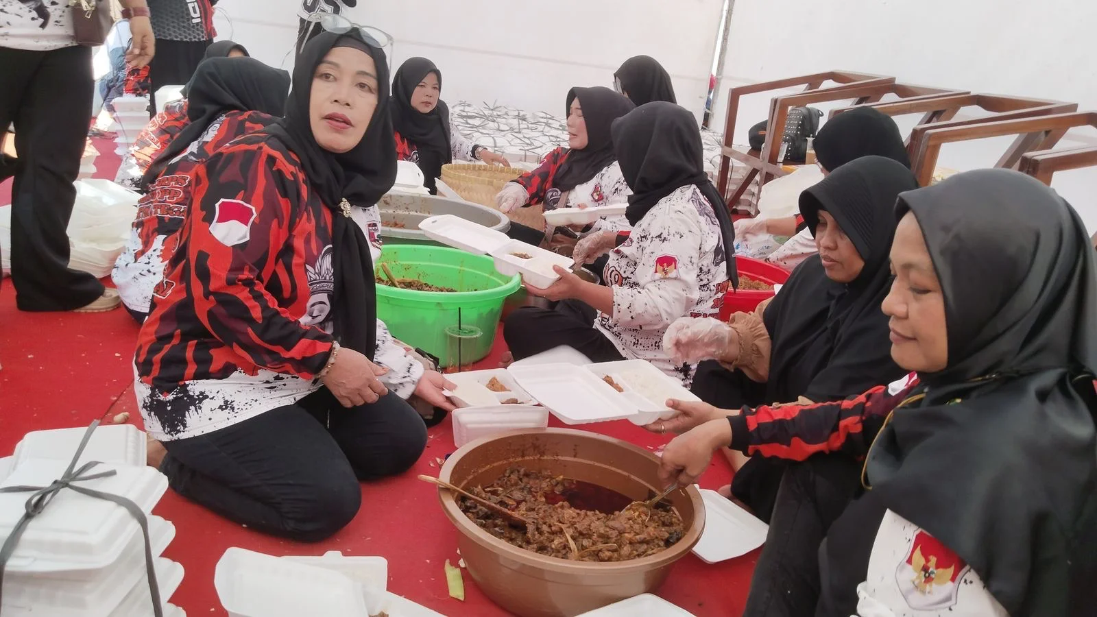 Meriah, PP Kabupaten Tegal Rayakan Hari Jadi ke-425 Kabupaten Tegal, Bagikan 17 Ribu Porsi Nasi Rendang