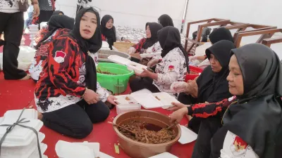 Meriah, PP Kabupaten Tegal Rayakan Hari Jadi ke-425 Kabupaten Tegal, Bagikan 17 Ribu Porsi Nasi Rendang