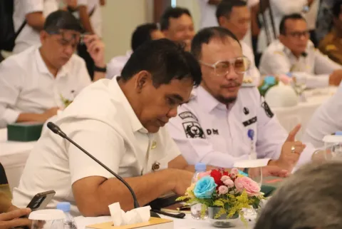 Hadiri Kick Off Meeting Bersama AHY, Wabup Tegal Dukung Pembangunan Tanggul Laut di Pantura