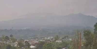 Gunung Slamet Tertutup Kabut, Gempa Low Frequency Terjadi 11 Kali