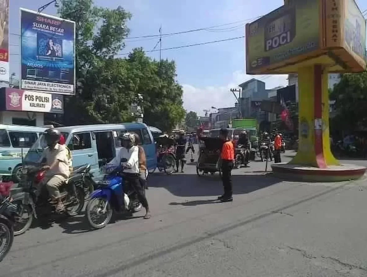 Pertigaan jalan Banjaran Adiwerna Tegal