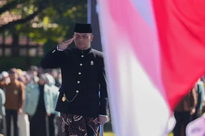 Gubernur Ahmad Luthfi Peringati Hardiknas di SMKN 1 Kedawung Sragen, Inilah Alasannya
