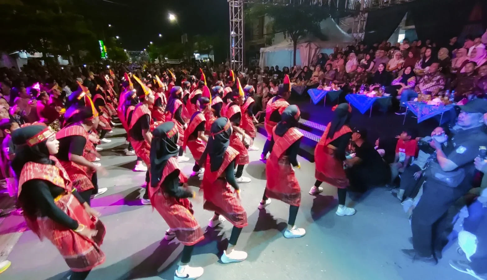 Kemeriahan Tegal Edunight Carnival TEF 2026 di Kawasan City Walk, Lagu Senam Anak Indonesia Bergema