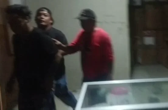 Penggerebekan warung obat keras di Pemalang