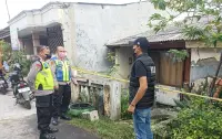 Jenazah Pria Ditemukan Membusuk di Dalam Rumah