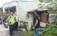 Jenazah Pria Ditemukan Membusuk di Dalam Rumah