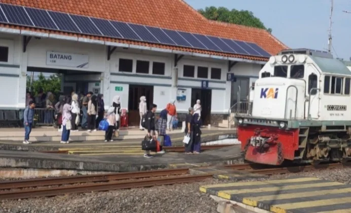 Libur Panjang, Jumlah Penumpang KA dari Stasiun Batang Meningkat, Capai 2.000 Orang Lebih