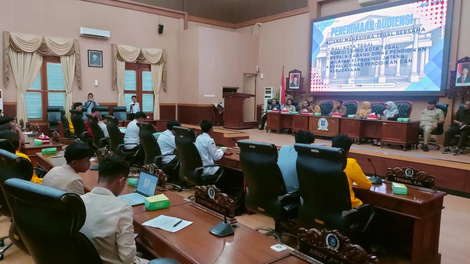 Isu pendidikan dibahas DPRD Kota Tegal, bersama Aliansi Mahasiswa Tegal, dalam audiensi di Ruang Paripurna, Selasa 5 Mei 2026.