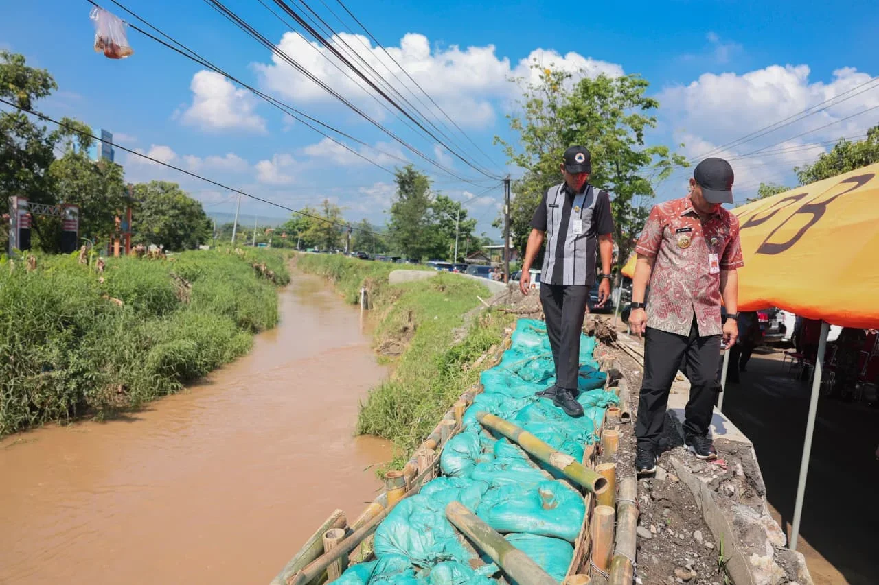 Sungai Plumbon Semarang Jebol, Pemprov Jateng Siapkan Penanganan Darurat Hingga Jangka Panjang