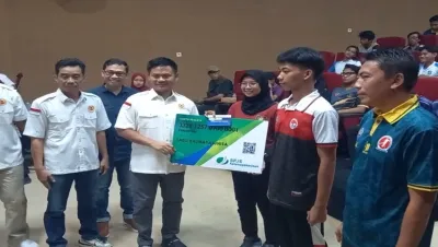 Bupati Ischak Janjikan Anggaran KONI Naik 30 Persen, Kontingen Porprov Kabupaten Tegal Resmi Dikukuhkan