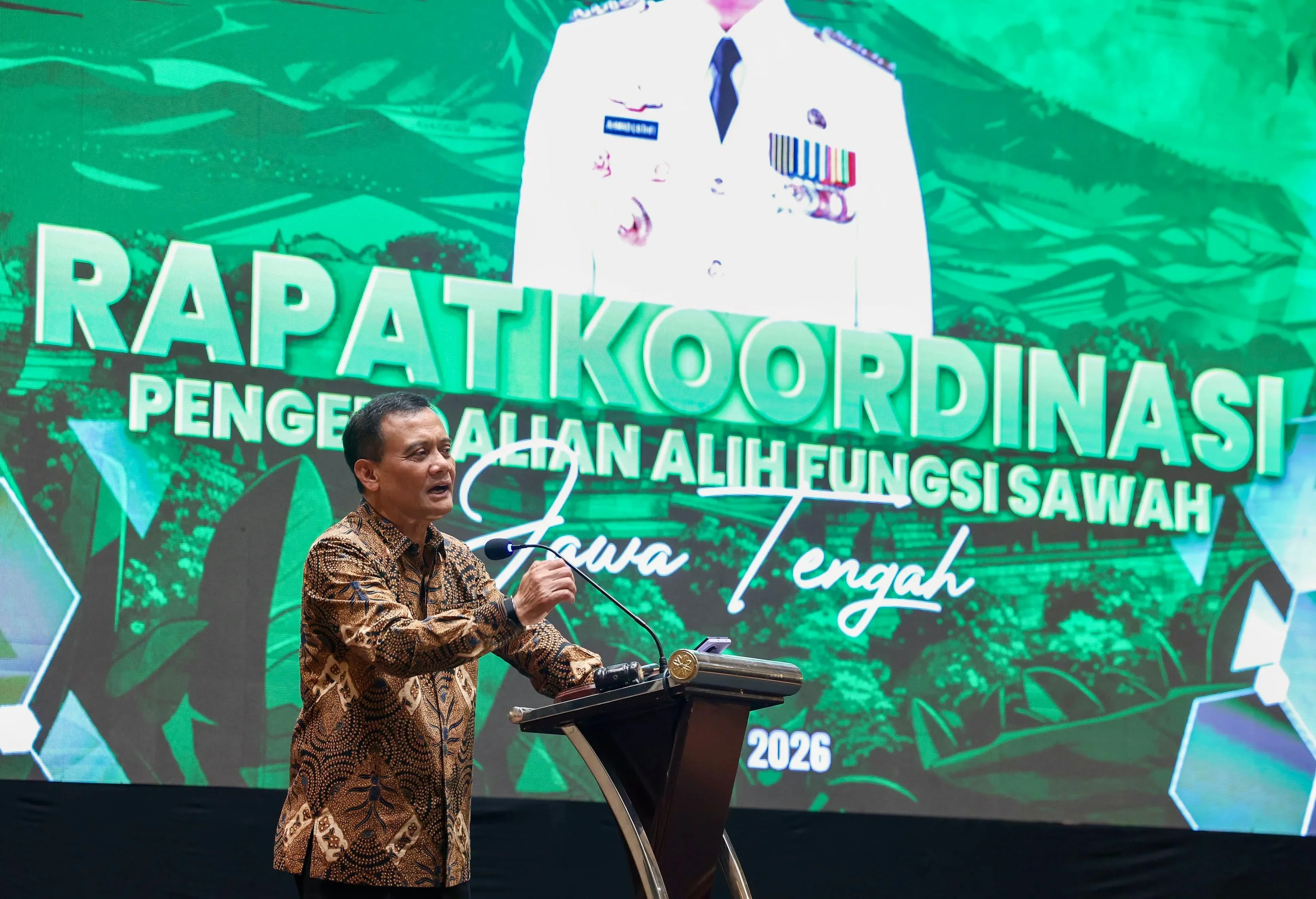 Sawah Harus Tetap Terjaga, Ahmad Luthfi Dorong Perlindungan 87 Persen Lahan Pertanian di Jateng