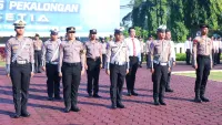 Kapolres Pekalongan Berikan Penghargaan kepada 10 Personel Berprestasi, Dorong Peningkatan Pelayanan Publik