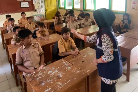 Perluas Akses Baca, Disperpusip Tegal Hadirkan Perpustakaan Keliling ke Sekolah