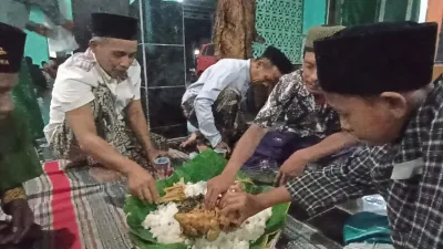 Tradisi Ingkung Warnai Malam 1 Muharam, Jamaah Padang Bulan Kendal Rajut Doa dan Kebersamaan