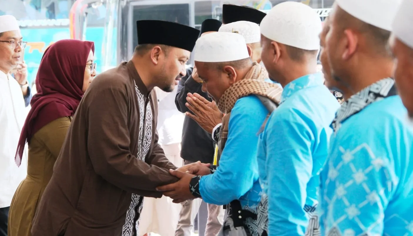 Bupati Pemalang Sambut Kepulangan Jemaah Haji, Kloter 9 Pertama