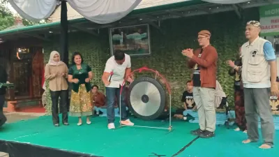 Komandan Brigif 4/Dewa Ratna Resmikan Surau Jatayu, Diwarnai Penyiraman Soko Guru