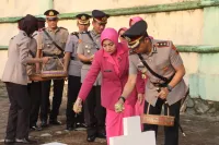 Polres Tegal Gelar Ziarah Makam Pahlawan dan Pemberian Tali Asih Warnai Hari Bhayangkara ke-80