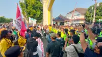 Mahasiswa Tegal Raya Demo di Balai Kota, Desak Evaluasi Kebijakan Pemerintah