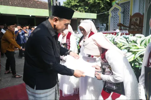 Taj Yasin Tegaskan Program Tali Asih Pemprov Jateng Terbuka bagi Semua Penghafal Kitab Suci
