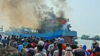 Breaking News : Kapal Terbakar di Pelabuhan Tegal