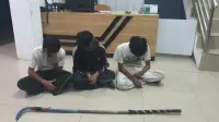 Diduga Hendak Tawuran, Tiga Remaja Bersenjata Tajam Diamankan Warga dan Diserahkan ke Polsek Wiradesa Pekalongan