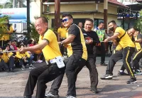 Ger-geran, Lomba Tarik Tambang Polres Tegal Kota Meriahkan Hari Bhayangkara ke-80