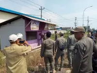 Puluhan Warung Remang-remang di Siwalan Pekalongan Akhirnya Dibongkar