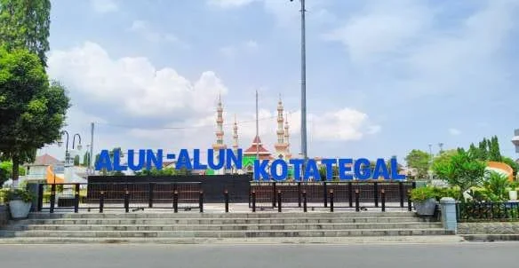 Prakiraan Cuaca Kota Tegal, Jumat 12 Juni 2026 Berawan di Siang Hari, Potensi Hujan Ringan Mengguyur pada Malam Hari