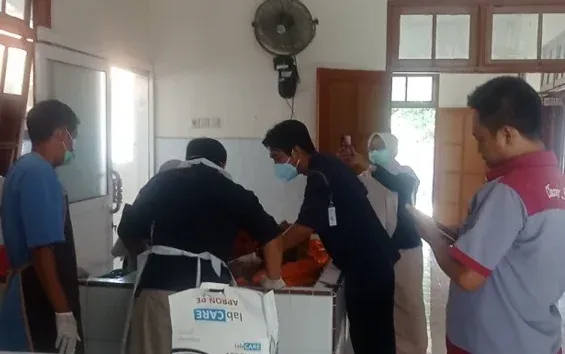 Pria Tanpa Identitas Ditemukan Meninggal di Depan Pustu Widuri Pemalang