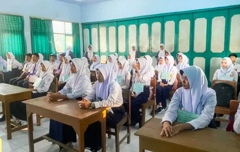 Siswa Pemalang Bisa Sekolah Gratis Berkat Program Gubernur Ahmad Luthfi