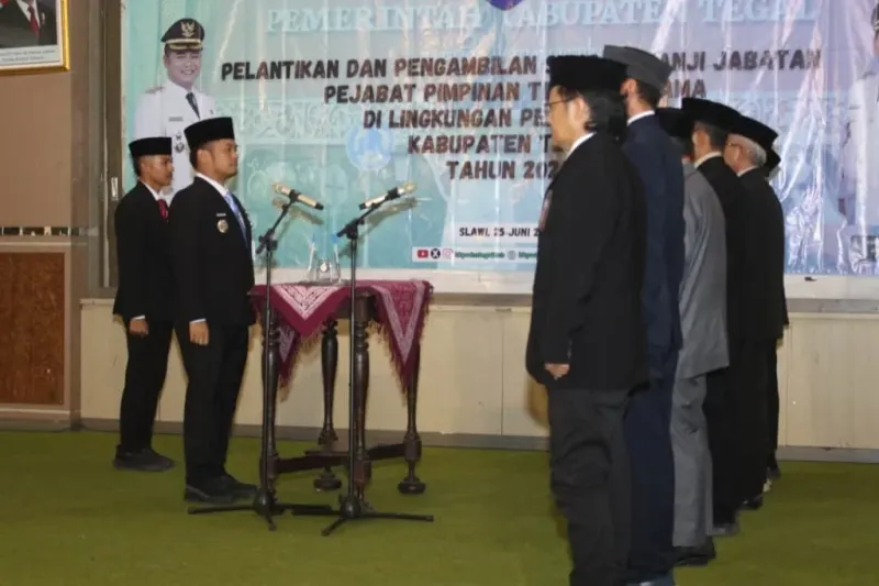 Bupati Tegal Rotasi 7 Pejabat Eselon II, Tegaskan Tak Ada Jual Beli Jabatan, Ini Daftarnya