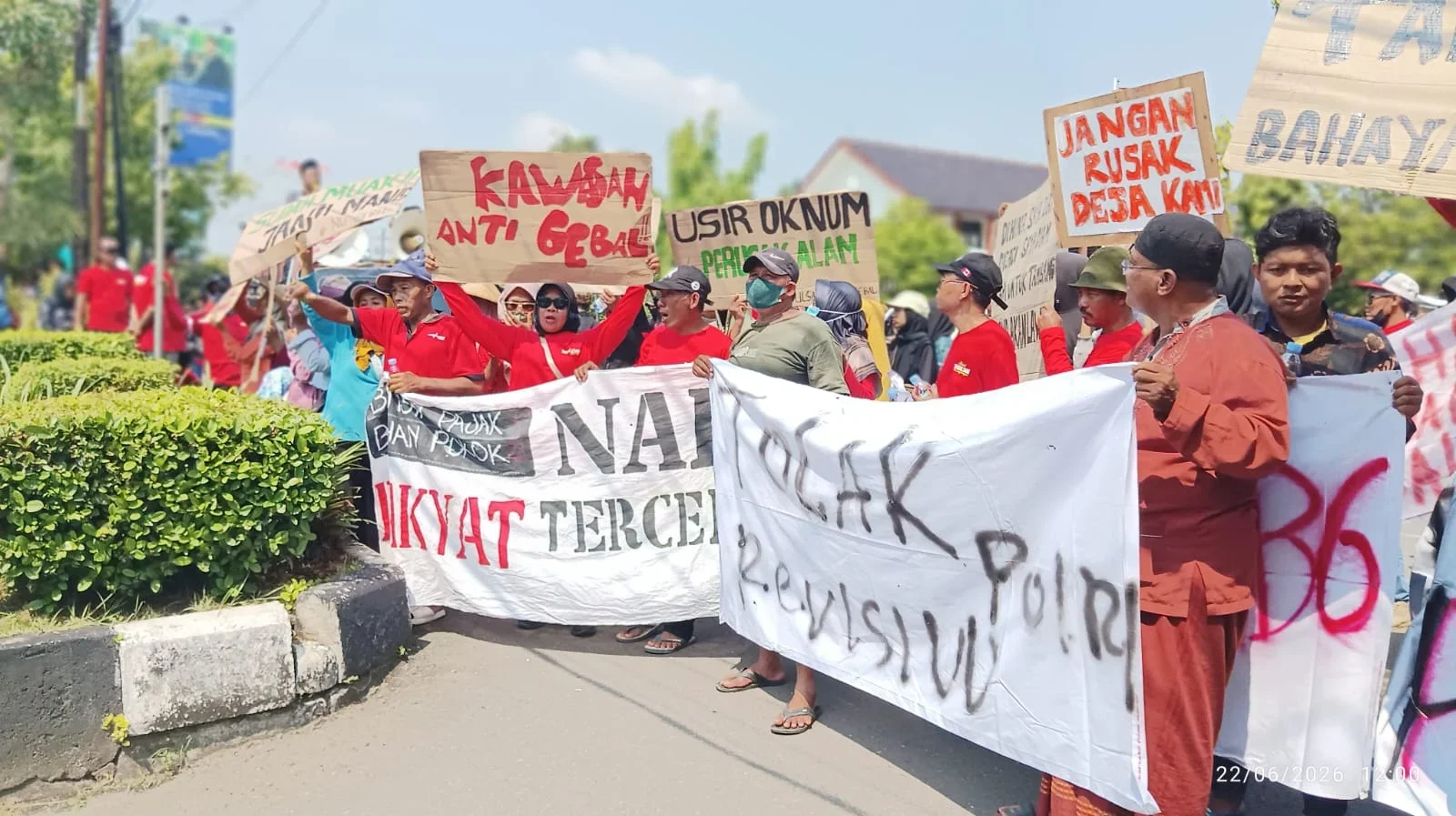 Warga Tunggulsari Desak Pemerintah Hentikan Aktivitas Tambang, Pemkab Kendal Janji Evaluasi Perizinan