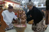 Tradisi Penjamasan Tombak Abirawa di Batang pada Malam 1 Suro