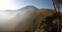 Aktivitas Gunung Slamet Turun dan Radius Aman Pendaki 2 Km
