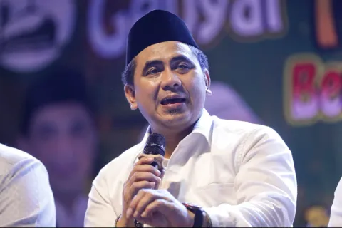 Ribuan Warga Ikuti Pawai Obor, Taj Yasin Ajak Masyarakat Teladani Semangat Hijrah
